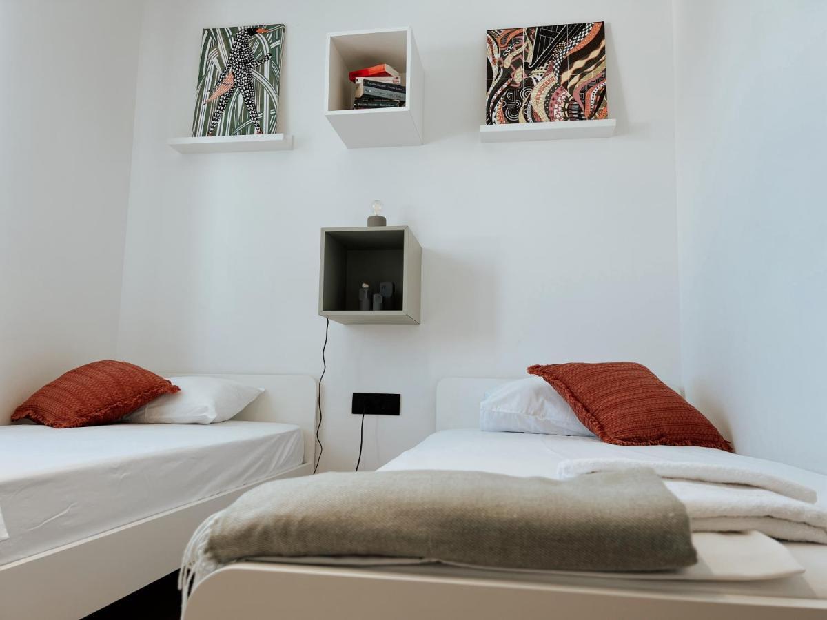 Dawn & Dusk - Modern Two Bedroom Apartment With Mountain Views Čilipi Eksteriør bilde