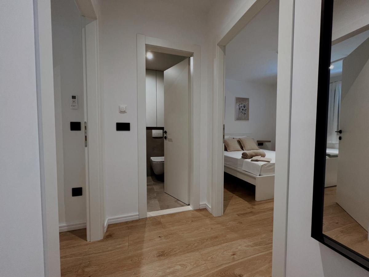Dawn & Dusk - Modern Two Bedroom Apartment With Mountain Views Čilipi Eksteriør bilde