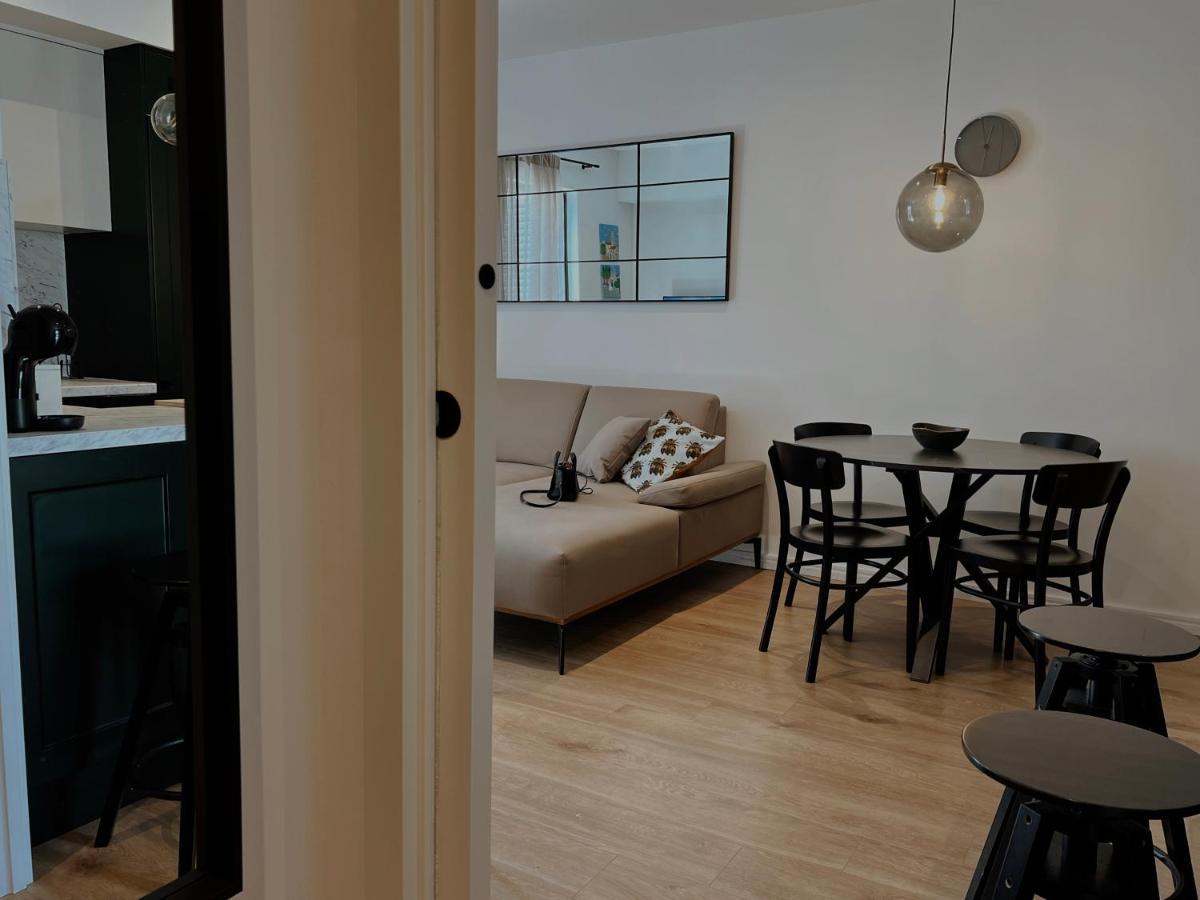 Dawn & Dusk - Modern Two Bedroom Apartment With Mountain Views Čilipi Eksteriør bilde