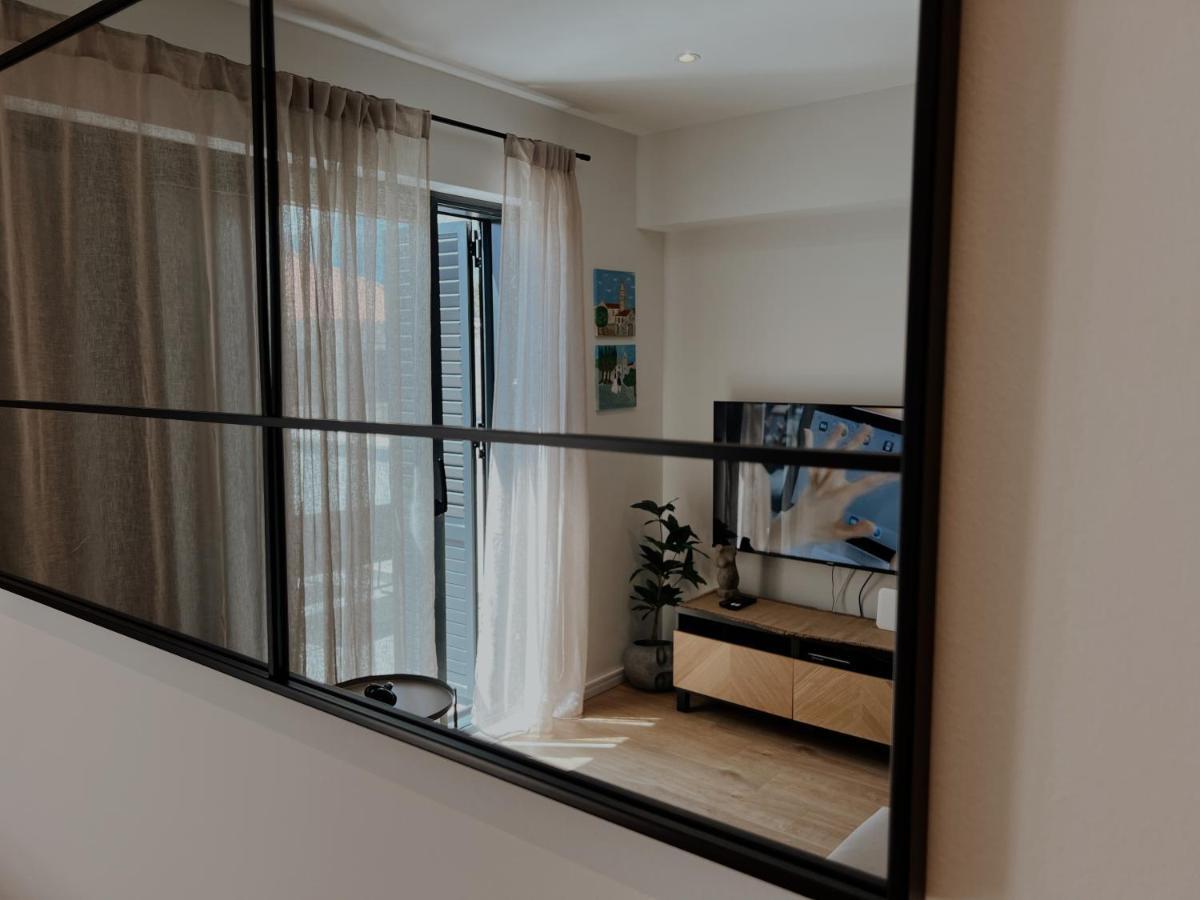 Dawn & Dusk - Modern Two Bedroom Apartment With Mountain Views Čilipi Eksteriør bilde