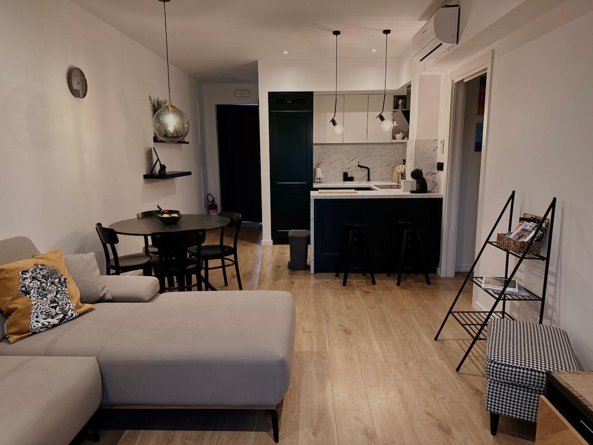 Dawn & Dusk - Modern Two Bedroom Apartment With Mountain Views Čilipi Eksteriør bilde